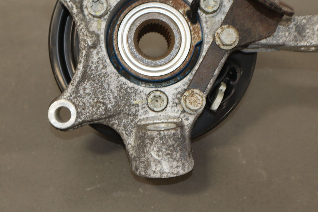 04 - 09 Cadillac XLR & 05 - 13 Corvette C6 Right RH REAR Spindle Knuckle W/Hub