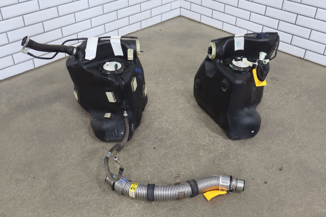 04 - 09 Cadillac XLR 05 - 13 CorvetteOEM Pair LH & RH Gasoline Fuel Tanks W/ Pumps