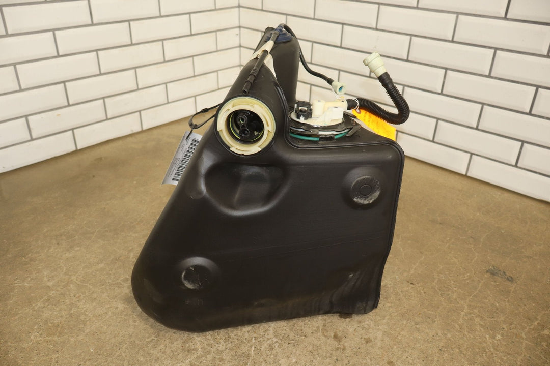 04 - 09 Cadillac XLR 05 - 13 CorvetteOEM Pair LH & RH Gasoline Fuel Tanks W/ Pumps