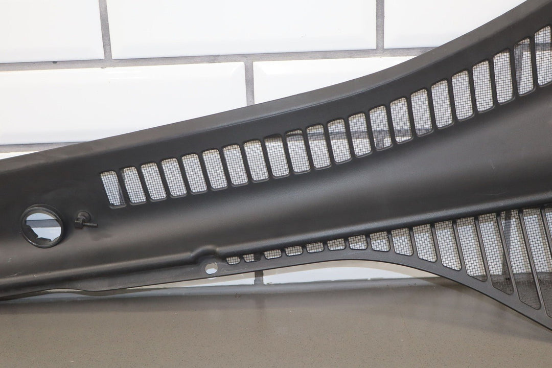 04 - 09 Cadillac XLR Cowl Vent Panel With Seal (Black Textured)