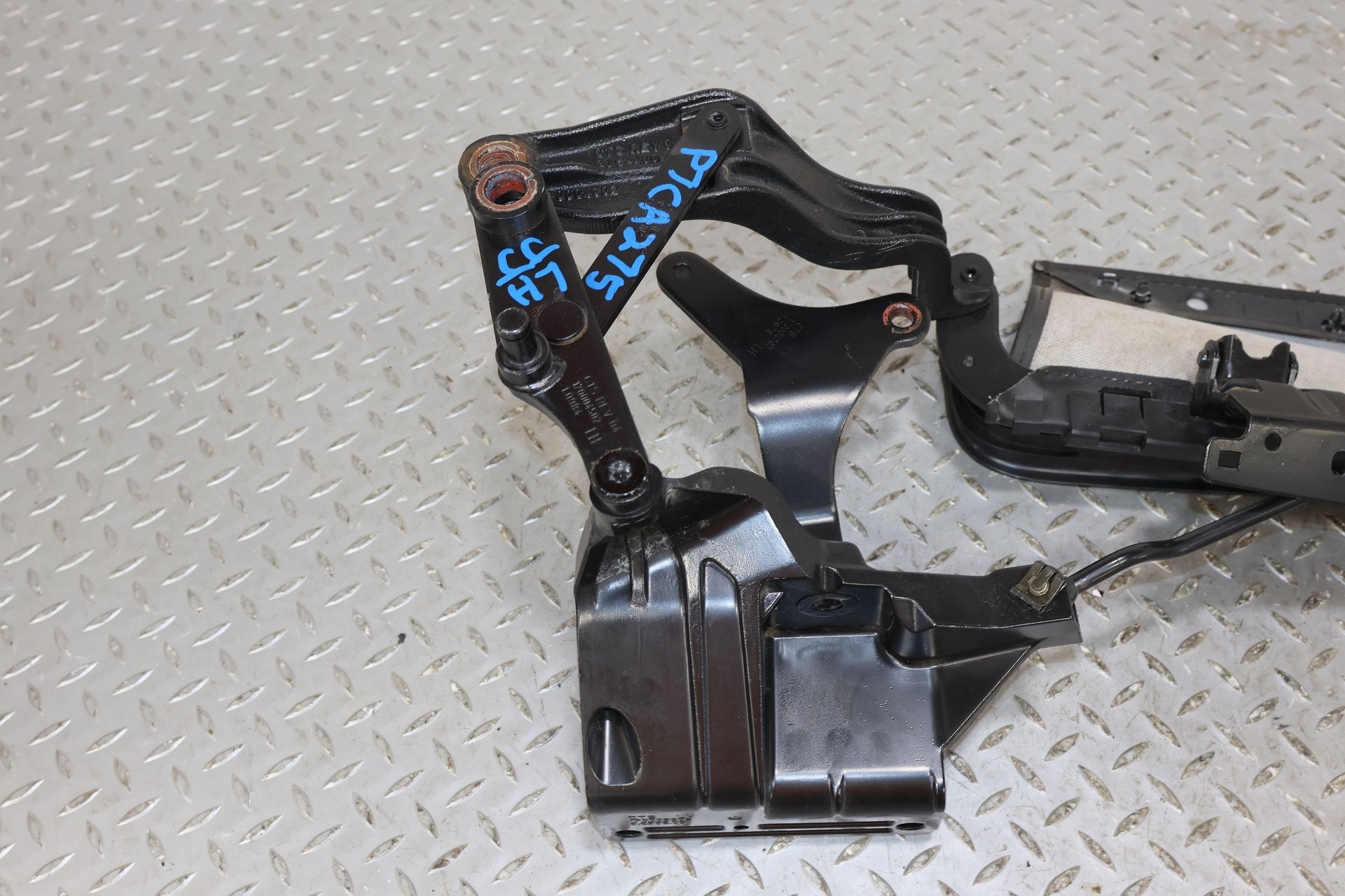 04-09 Cadillac XLR Left LH Driver Convertible Top Roof Hinge OEM (Tested)
