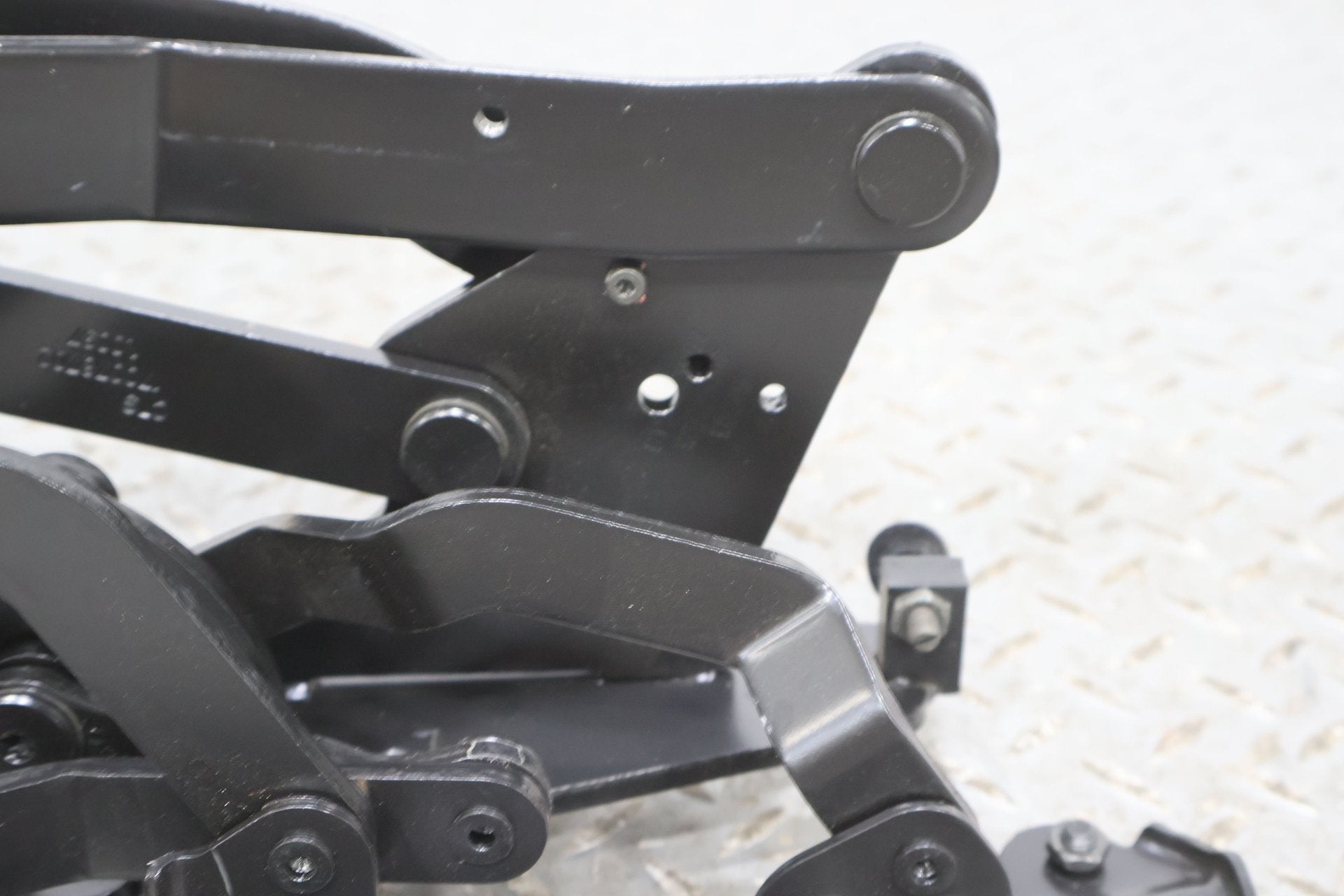 04-09 Cadillac XLR OEM Right RH Trunk Lid Hinges (No Lines No Cylinders)