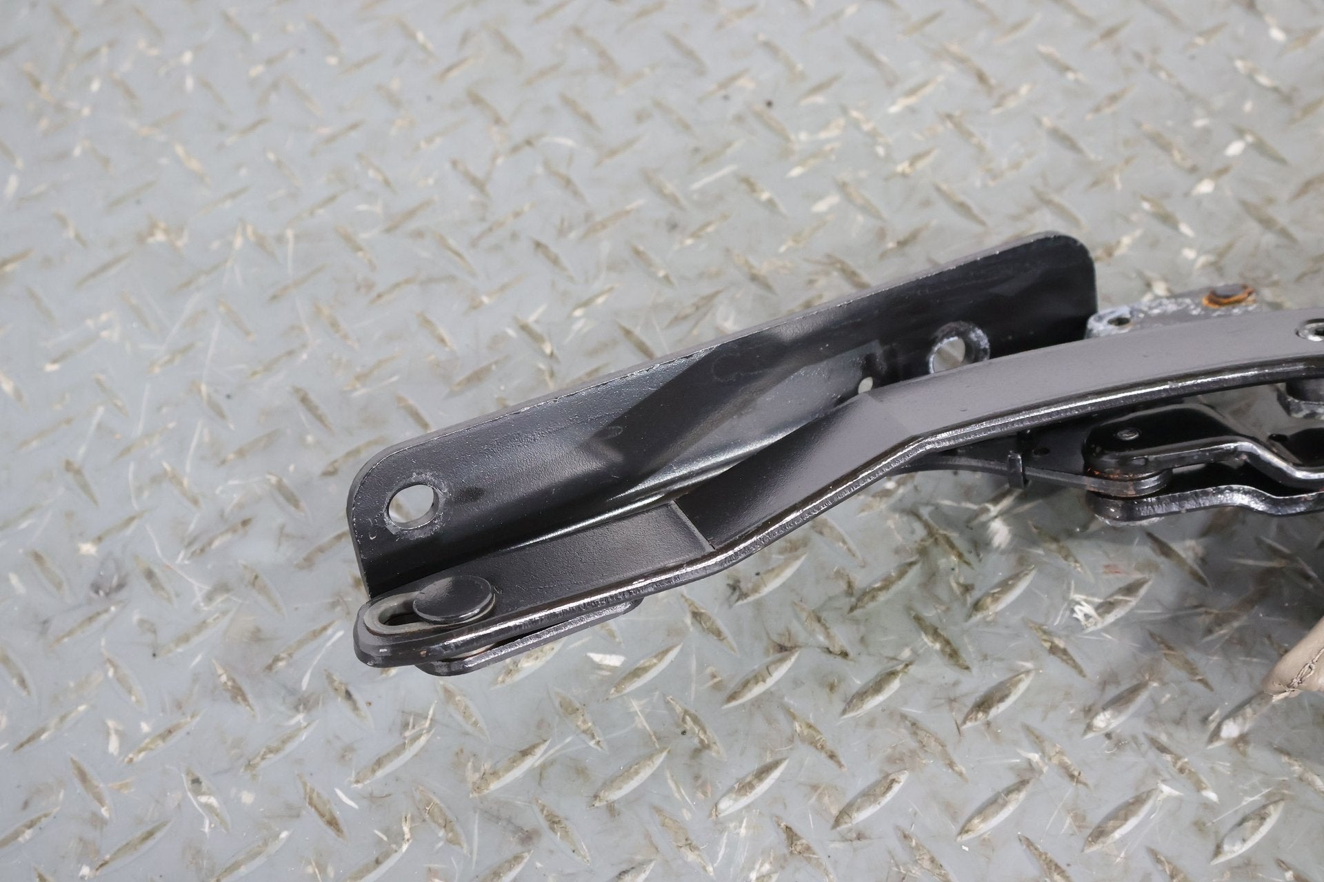 04-09 Cadillac XLR Right RH Passenger Convertible Top Hinge OEM (Tested)