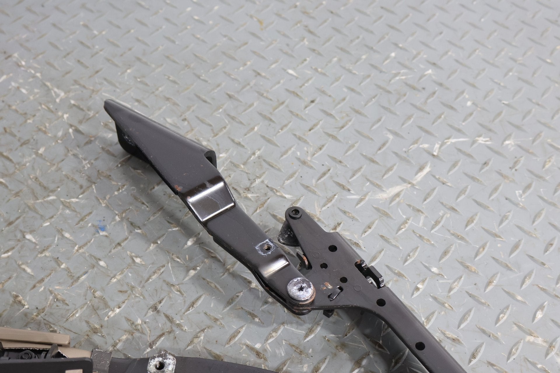 04-09 Cadillac XLR Right RH Passenger Convertible Top Hinge OEM (Tested)