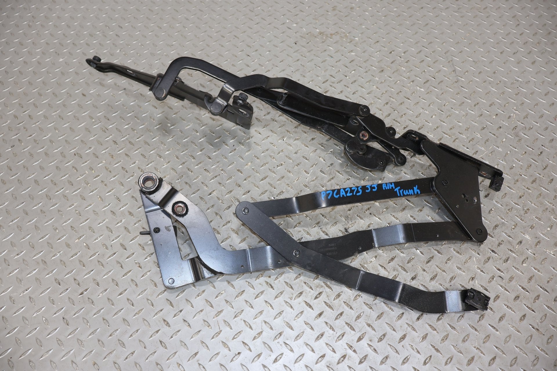 04-09 Cadillac XLR Right RH Passenger Convertible Trunk Hinge OEM (Tested)
