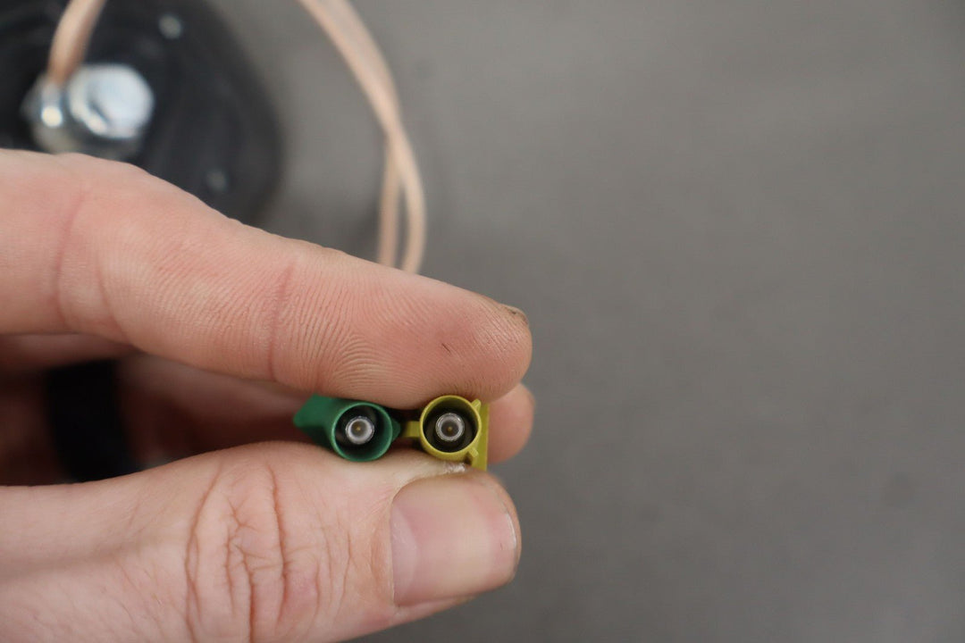 04 - 09 Cadillac XLR Trunk Lid Mounted GPS & Navigation Antenna