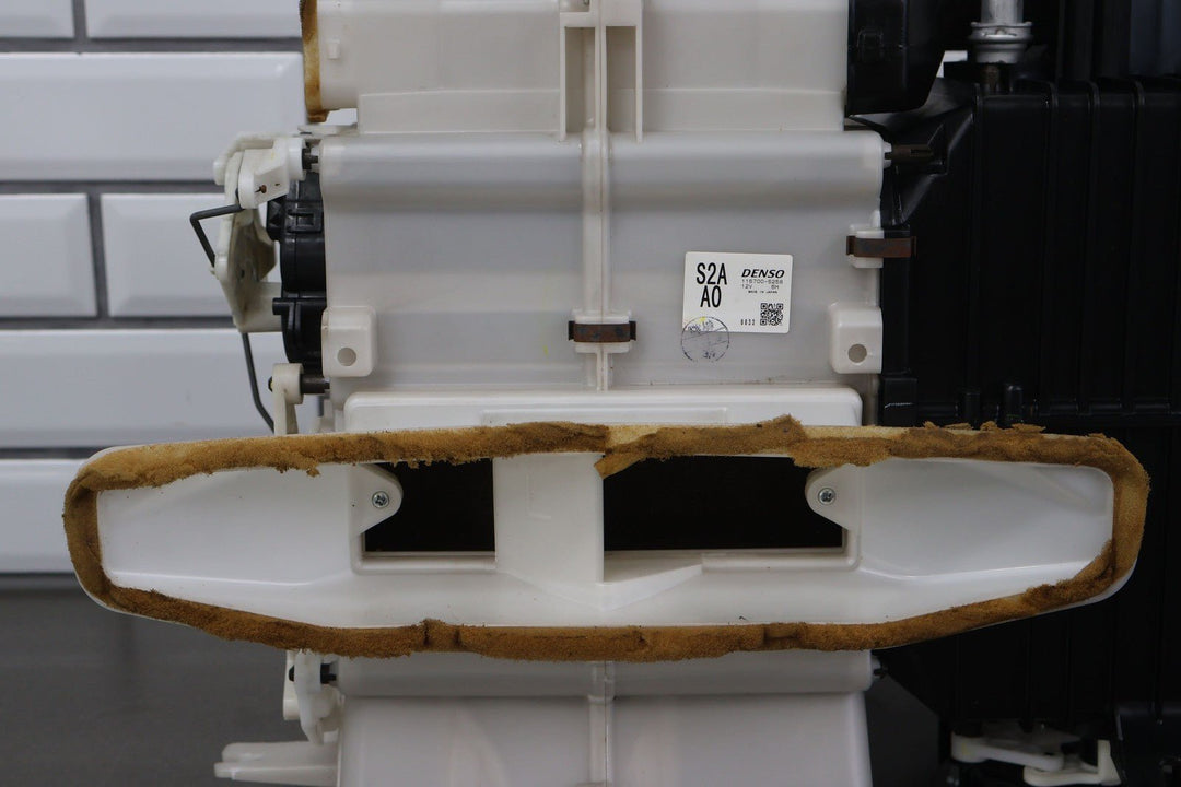 04 - 09 Honda S2000 AP2 HVAC Heater Core Housing (77K) Tested 116700 - 5258