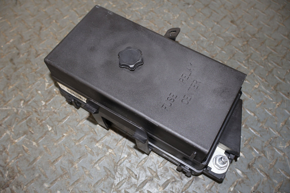 1997-2004 Chevrolet Corvette Cabin Fuse Box 19300118