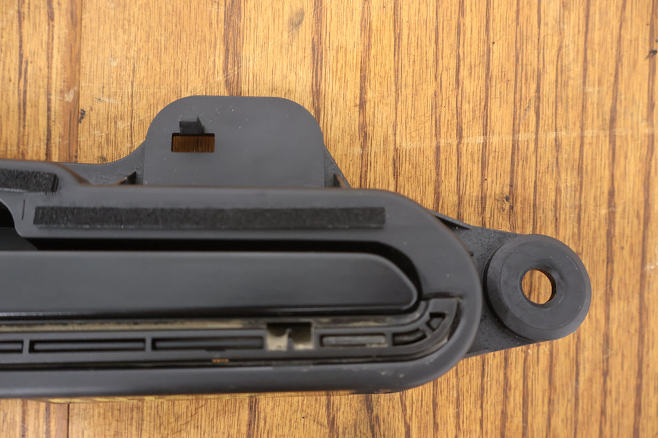2022 Tesla 3- Right Front Door Handle