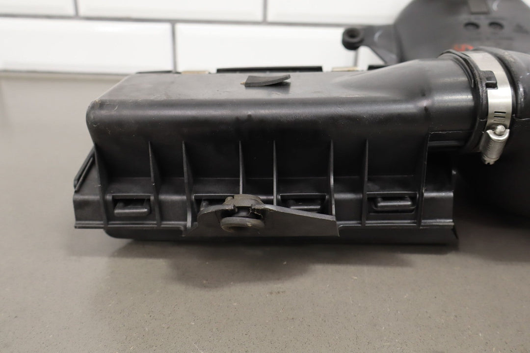 05 - 07 C6 Corvette 6.0L LS2 OEM Air Cleaner *Incomplete - See Photos