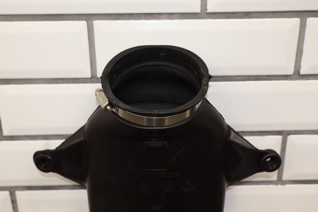 05 - 07 C6 Corvette (6.0L LS2) OEM Air Intake Tube Only