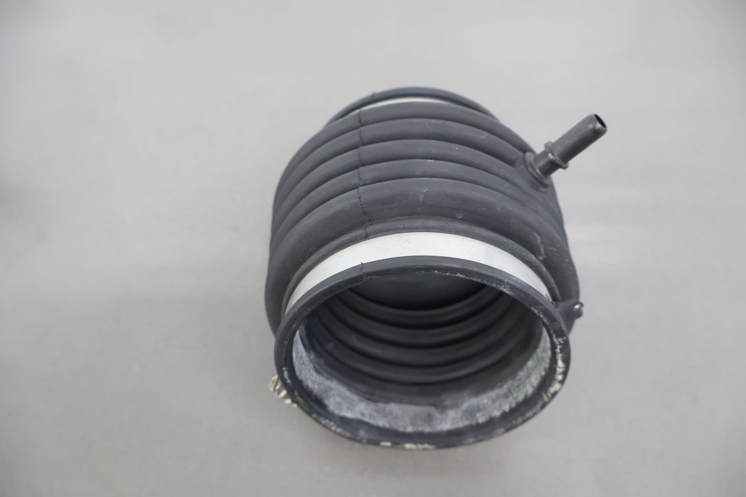 05 - 07 C6 Corvette (6.0L LS2) OEM Air Intake Tube Only