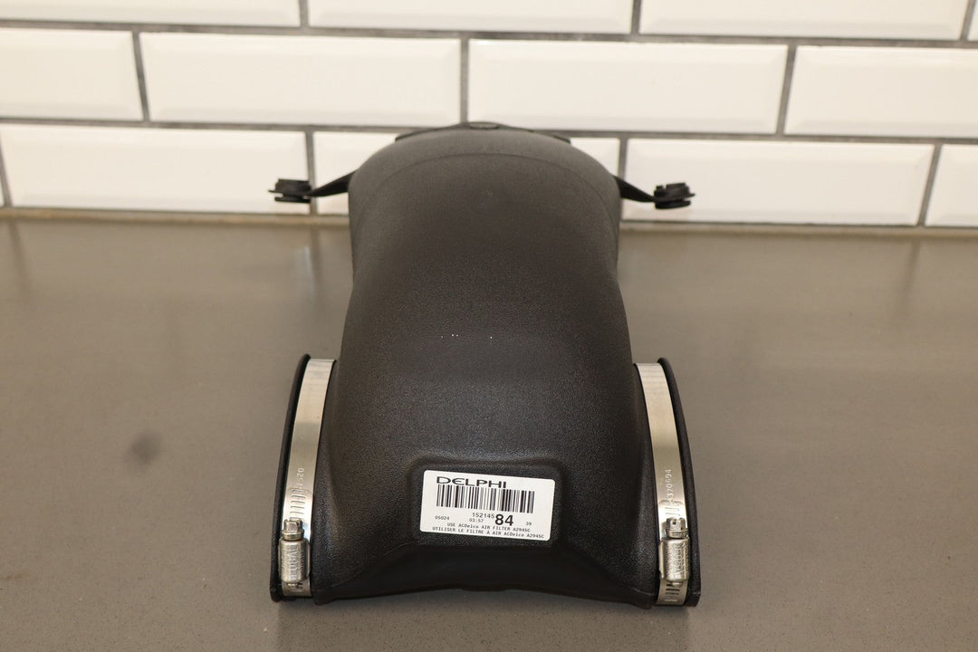 05 - 07 C6 Corvette (6.0L LS2) OEM Air Intake Tube Only