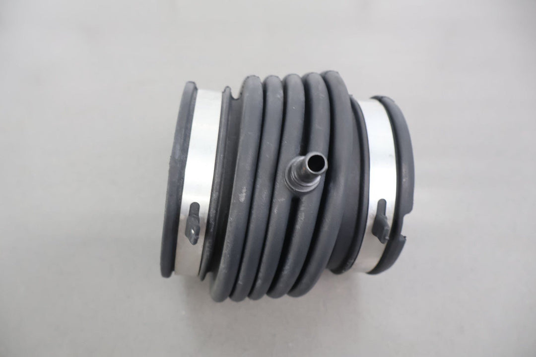 05 - 07 C6 Corvette (6.0L LS2) OEM Air Intake Tube Only