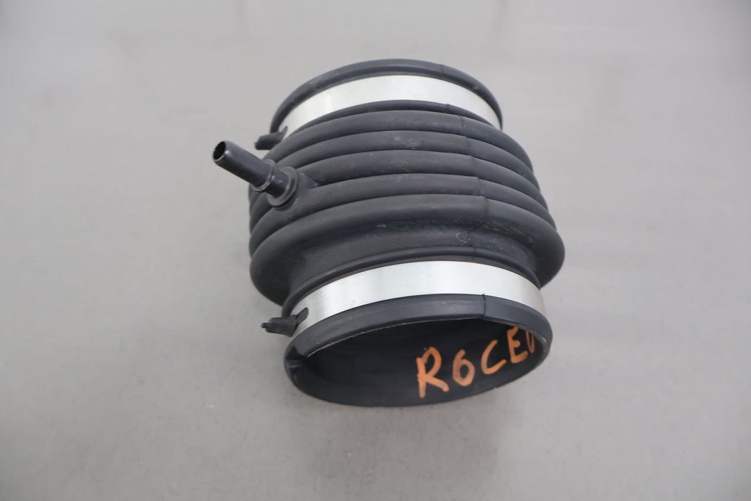 05 - 07 C6 Corvette (6.0L LS2) OEM Air Intake Tube Only