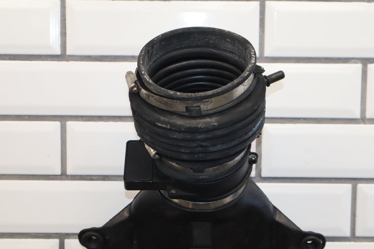 05-07 Chevrolet Corvette C6 LS2 Air Cleaner 88964144