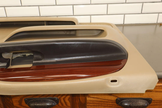 05 - 07 Ford F250 Crew Cab Lariant Tan Woodgrain LH Left Front Door Panel