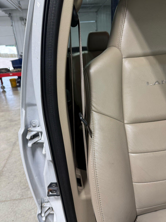 05 - 07 Ford F250 Crew Cab Passenger Right Front Seat Belt Retractor (Tan 8H)