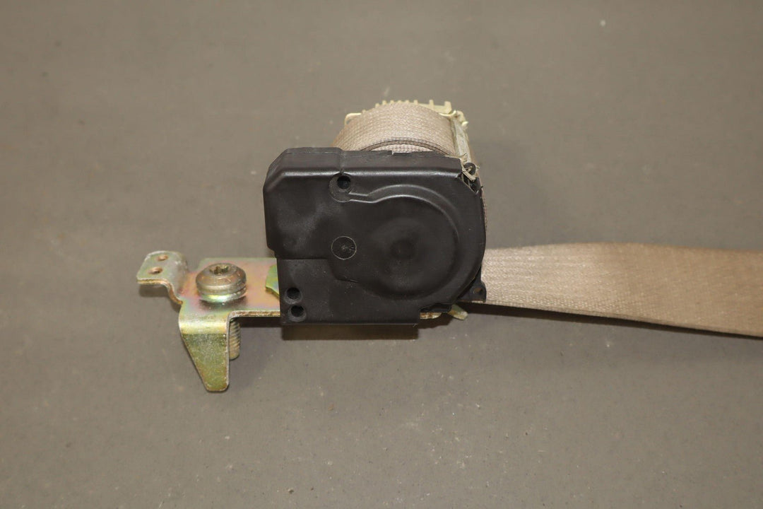 05 - 07 Ford F250 Crew Cab Passenger Right Front Seat Belt Retractor (Tan 8H)