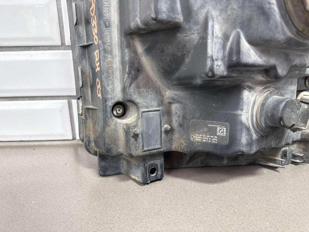 05 - 07 Ford F250 F350 Passenger Right RH Headlight Assembly OEM