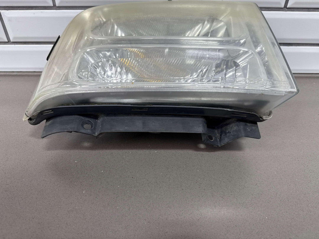05 - 07 Ford F250 F350 Passenger Right RH Headlight Assembly OEM