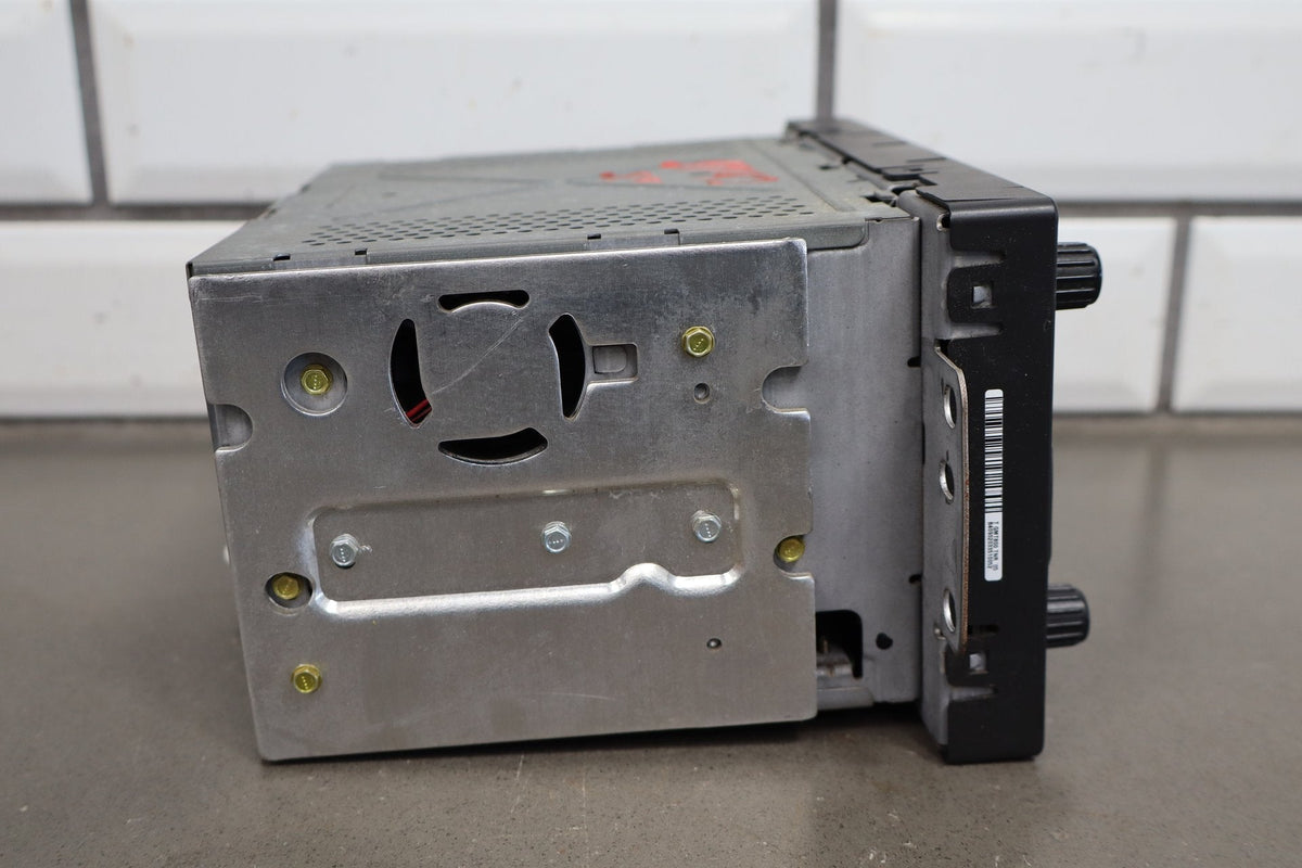 05-07 Hummer H2 AM FM CD Navigation Radio 15800000