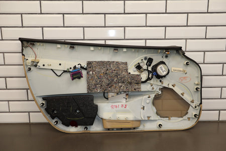 05-08 Chevrolet Corvette C6 RH Door Panel Cashmere 31