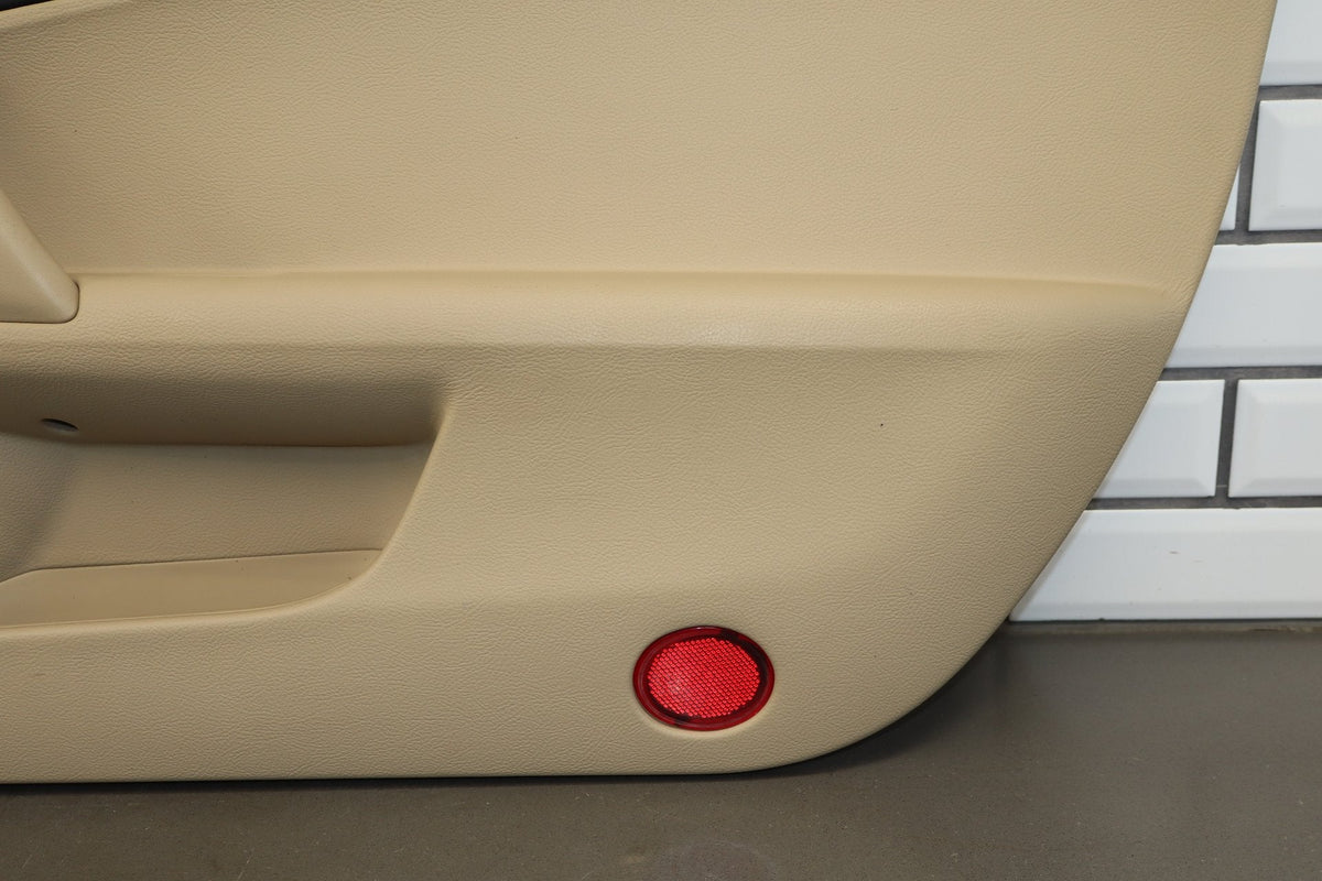 05-08 Chevrolet Corvette C6 RH Door Panel Cashmere 31