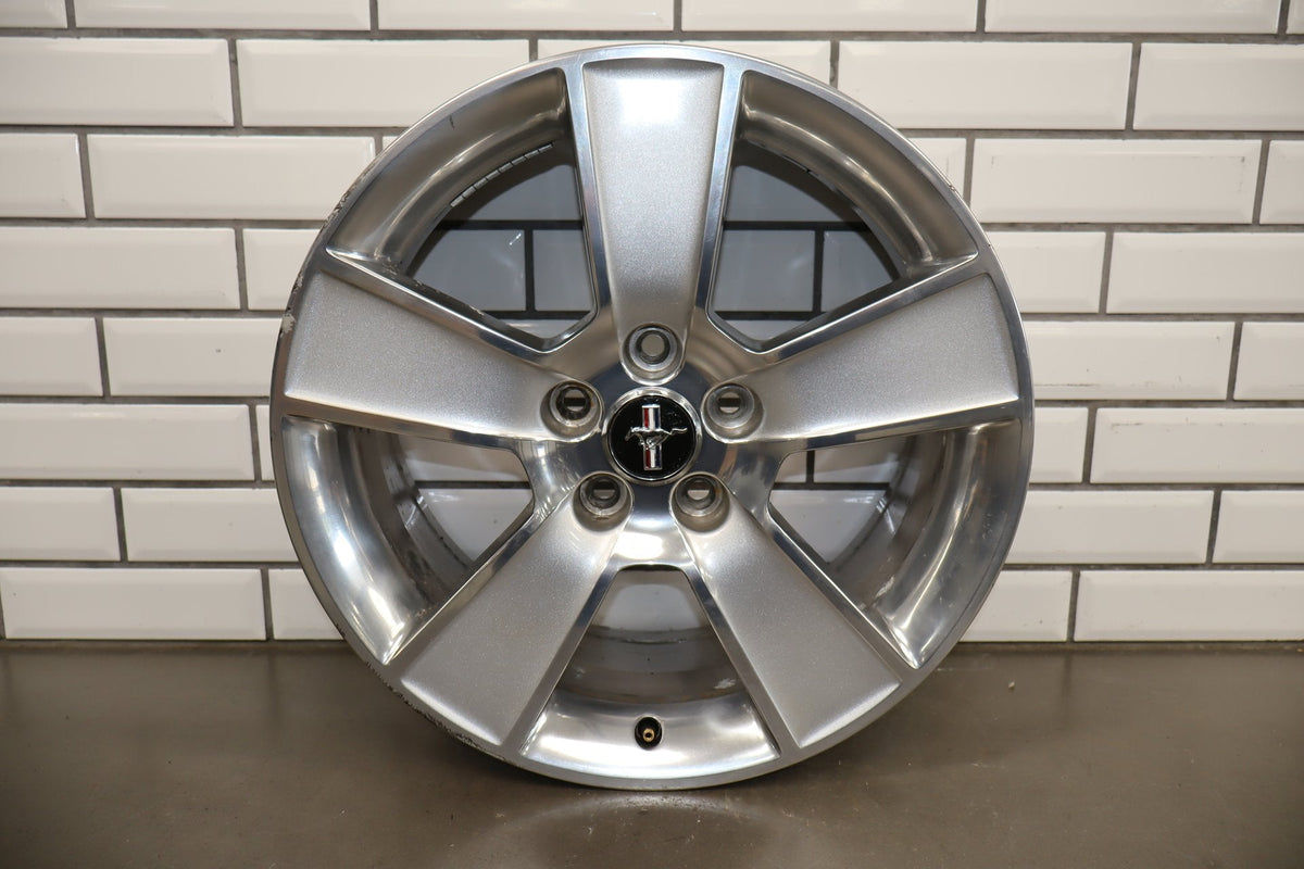05-09 Ford Mustang GT S197 17x8 Polished Alloy Wheel Single No Tire (Curb Rash)
