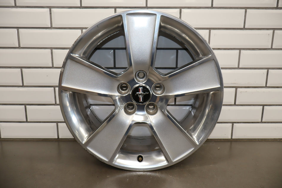 05-09 Ford Mustang GT S197 17x8 Polished Alloy Wheel Single No Tire (Curb Rash)