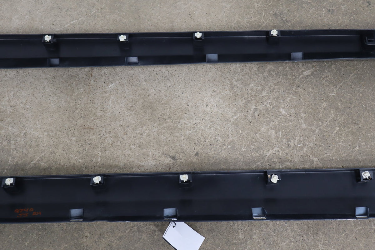 05-09 Ford Mustang GT S197 Left Right Rocker Molding Pair (Windveil Blue P3)
