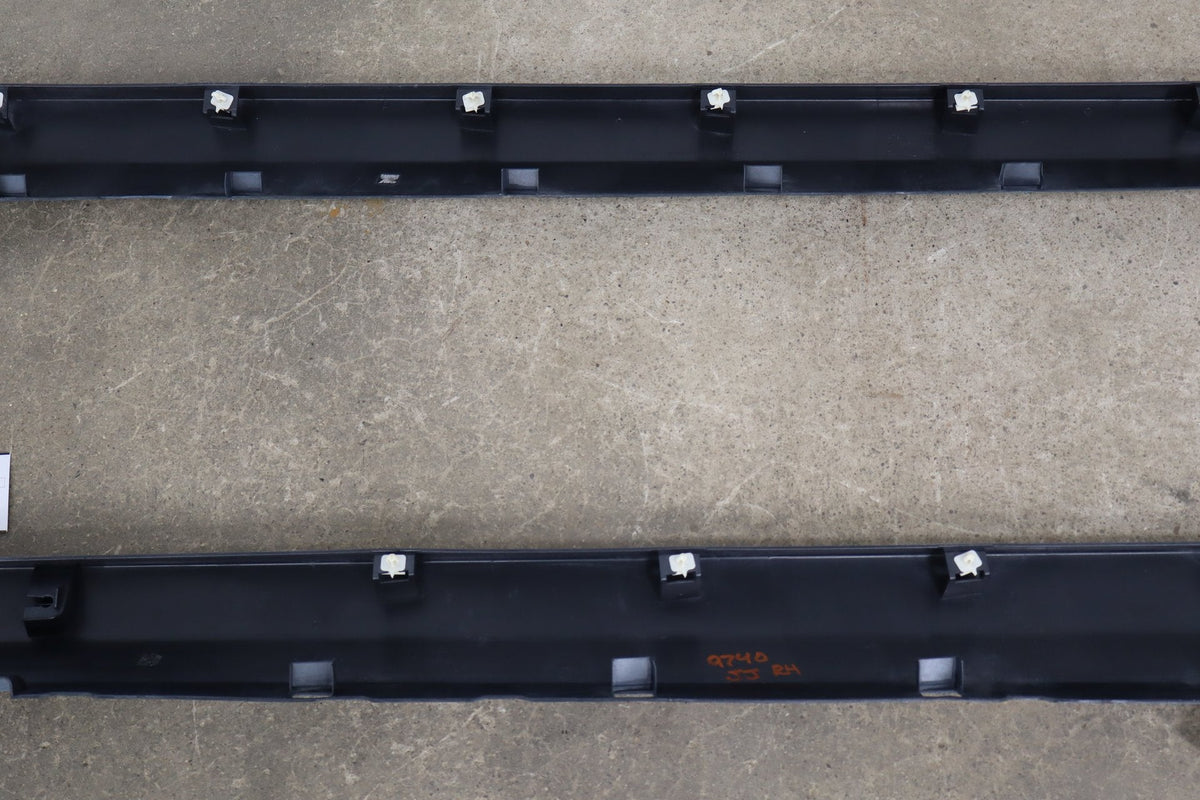 05-09 Ford Mustang GT S197 Left Right Rocker Molding Pair (Windveil Blue P3)