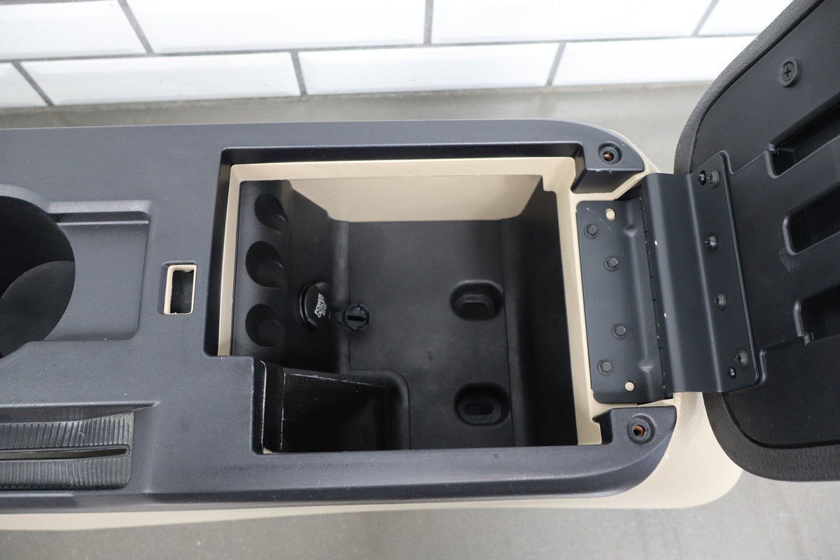 05-09 Ford Mustang S197 Center Floor Console With Lid Less Shifter (Camel KH)