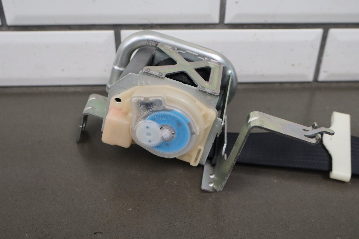 05-09 Ford Mustang S197 Convertible Passenger Right Front Seat Belt (Camel KH)