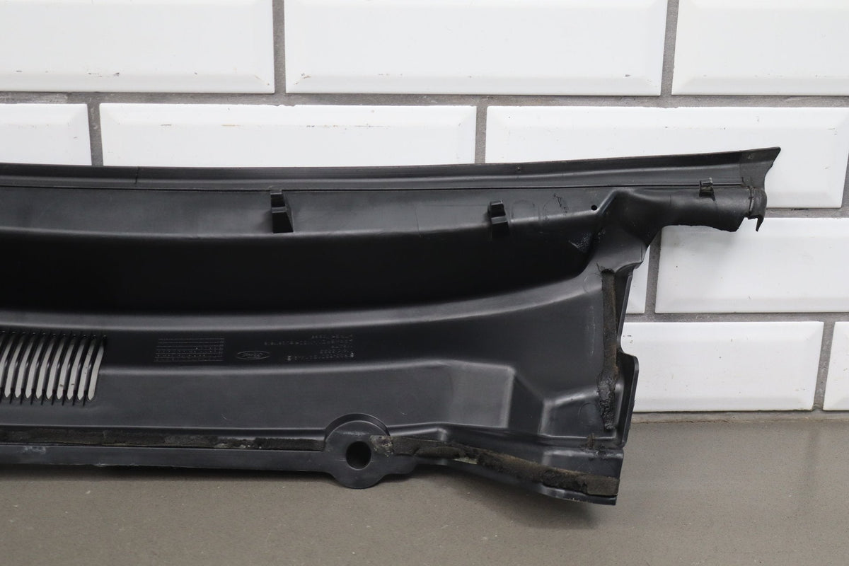 05-09 Ford Mustang S197 Cowl Vent Panel (Black Textured) (Mild Sun Fade)