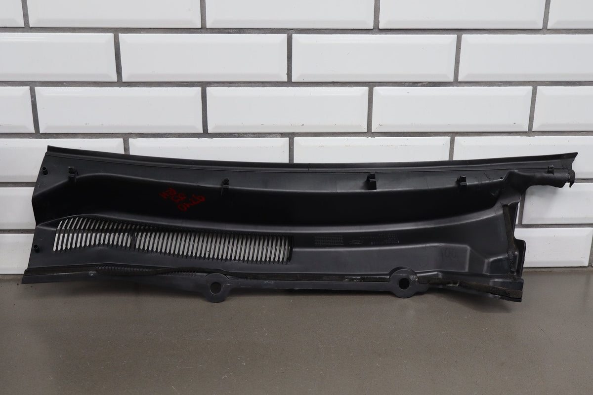 05-09 Ford Mustang S197 Cowl Vent Panel (Black Textured) (Mild Sun Fade)