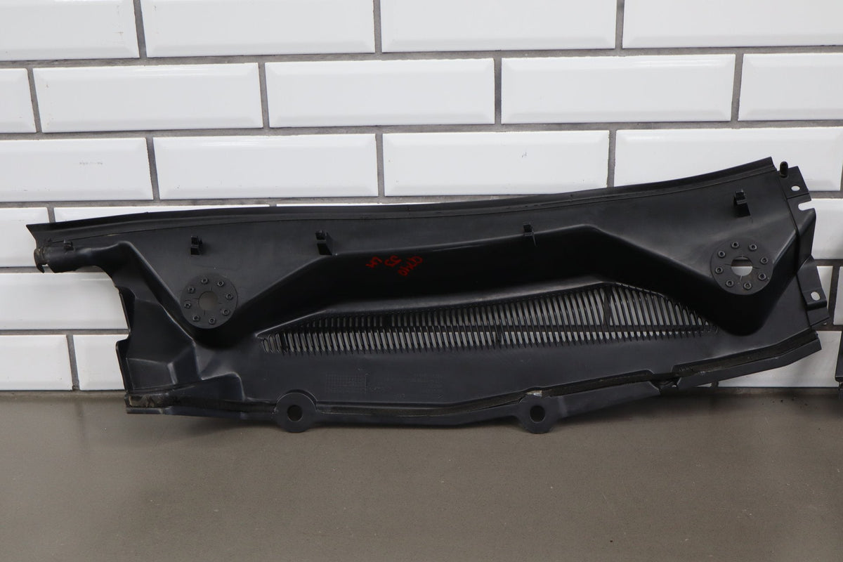 05-09 Ford Mustang S197 Cowl Vent Panel (Black Textured) (Mild Sun Fade)
