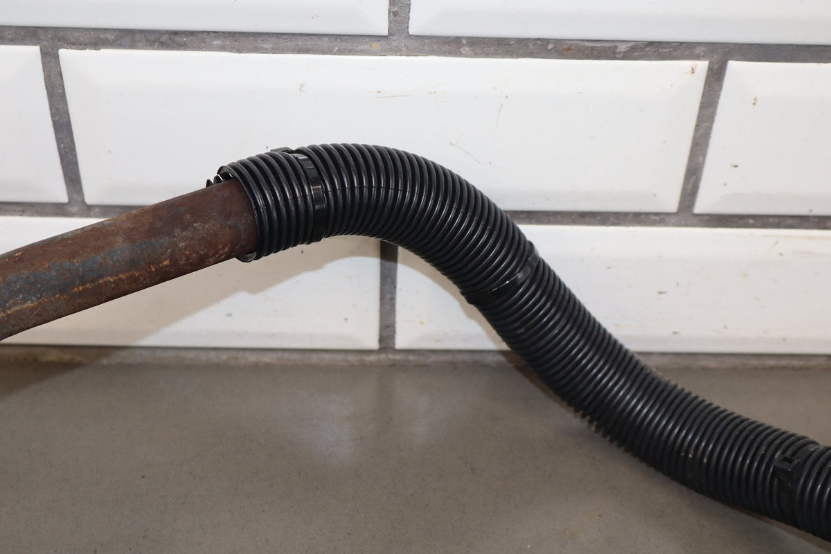 05-09 Ford Mustang S197 Fuel Filler Neck
