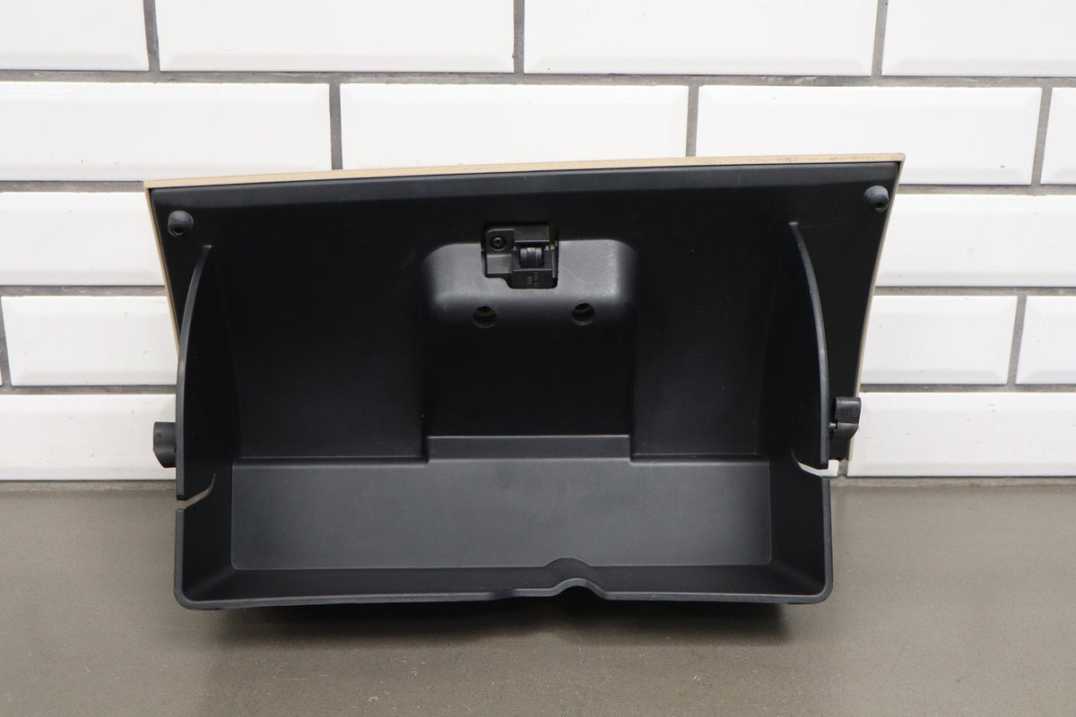 05-09 Ford Mustang S197 Glove Box Assembly (Camel KH)