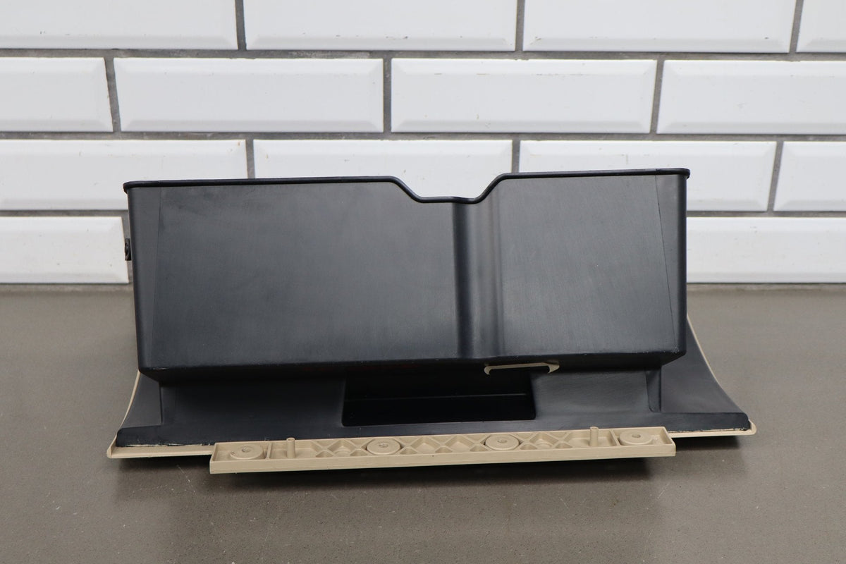 05-09 Ford Mustang S197 Glove Box Assembly (Camel KH)