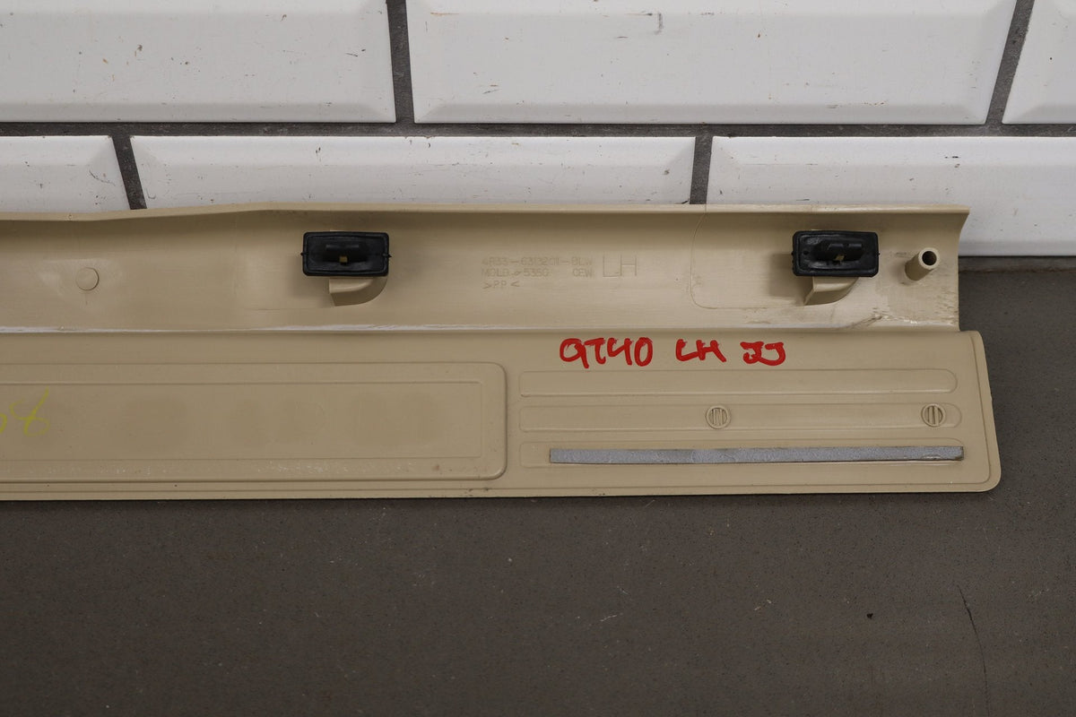 05-09 Ford Mustang S197 Left Right Door Sill Plates Aluminum (Minor Dents)