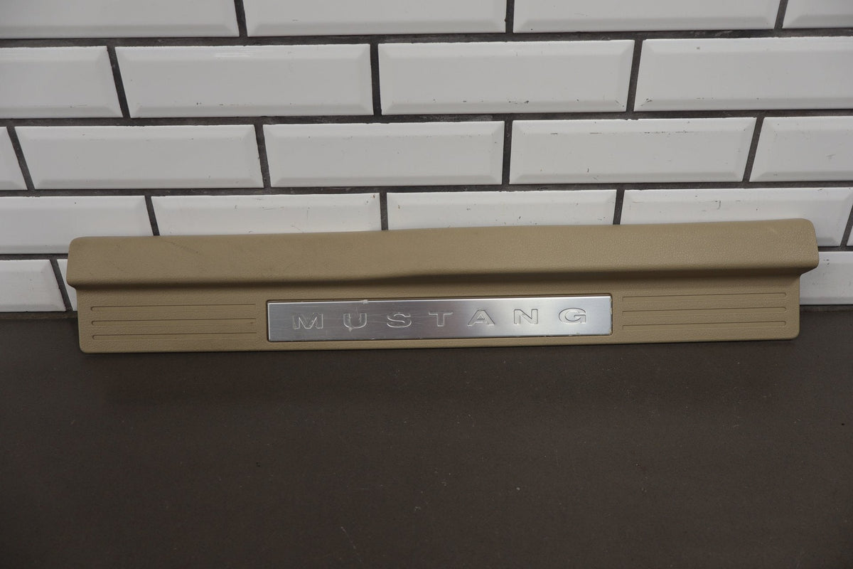 05-09 Ford Mustang S197 Left Right Door Sill Plates Aluminum (Minor Dents)