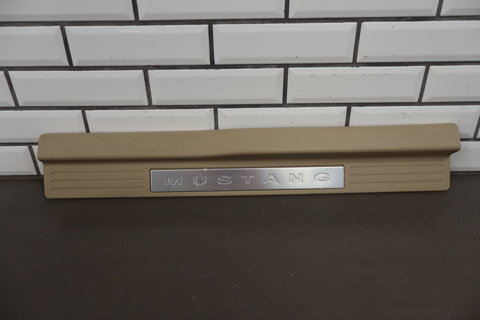 05-09 Ford Mustang S197 Left Right Door Sill Plates Aluminum (Minor Dents)