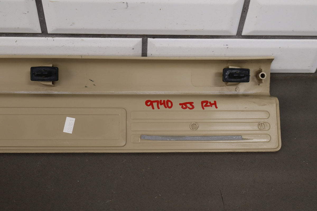 05-09 Ford Mustang S197 Left Right Door Sill Plates Aluminum (Minor Dents)