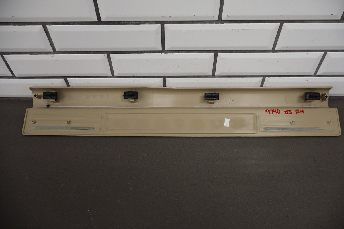 05-09 Ford Mustang S197 Left Right Door Sill Plates Aluminum (Minor Dents)