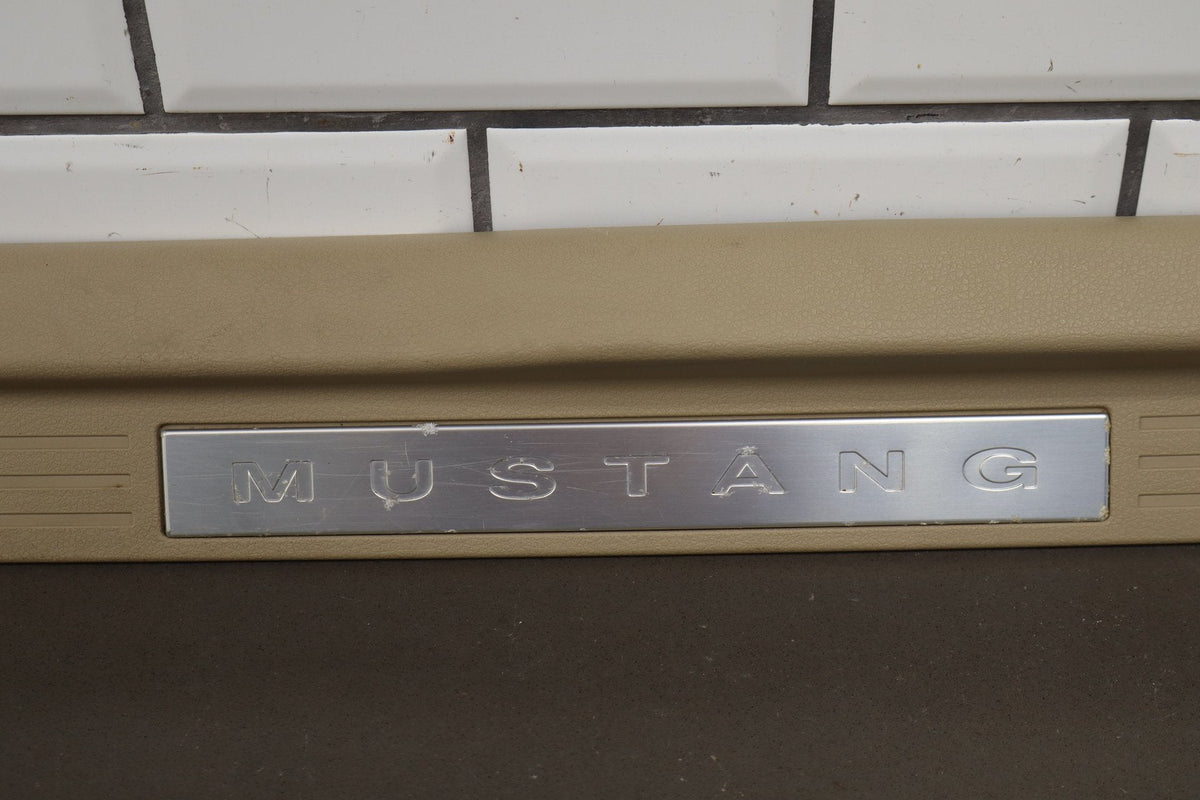 05-09 Ford Mustang S197 Left Right Door Sill Plates Aluminum (Minor Dents)