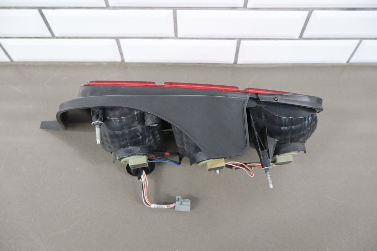 05-09 Ford Mustang S197 Left Right Halogen Tail Light Pair