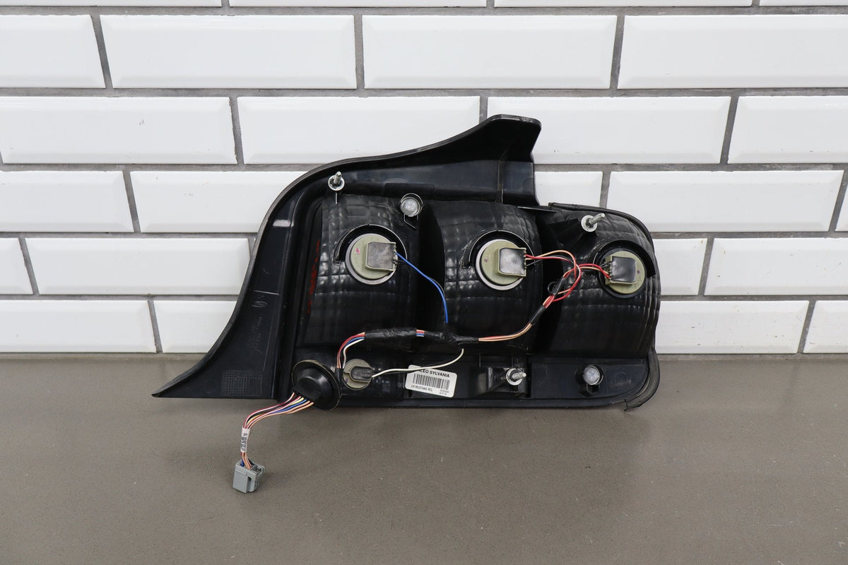 05-09 Ford Mustang S197 Left Right Halogen Tail Light Pair