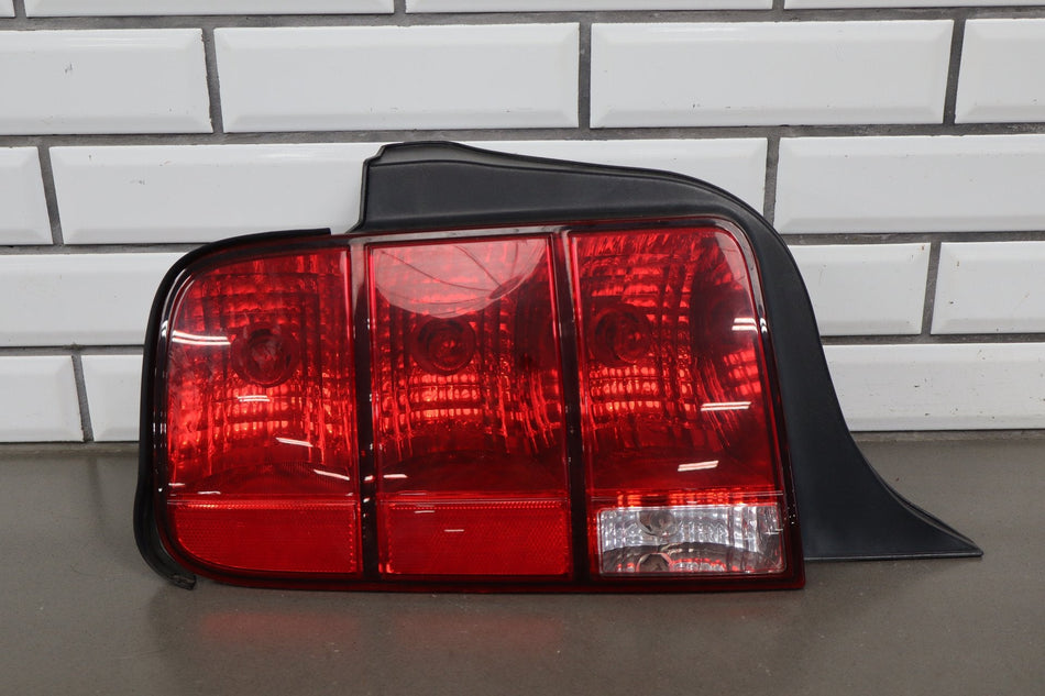 05-09 Ford Mustang S197 Left Right Halogen Tail Light Pair
