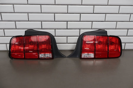 05-09 Ford Mustang S197 Left Right Halogen Tail Light Pair